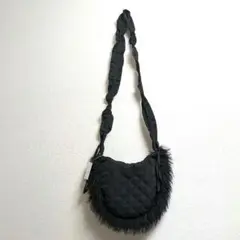 サイドファー キルティング ショルダーバッグ 三日月 ブラック