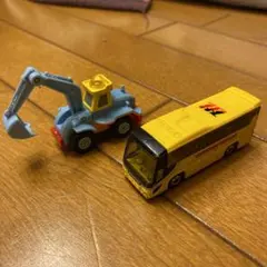 ハトバス　ダンボショベルカー　トミカ