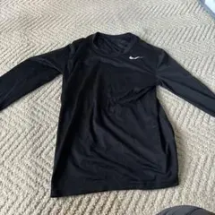 NIKE アンダーシャツのサムネイル