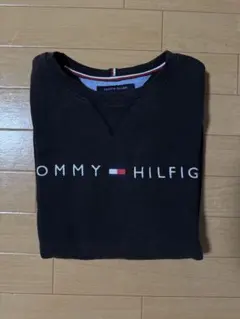TOMMY HILFIGER ブラック トレーナー