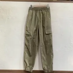 GU カーゴパンツ カーキ色 ゴムウエスト