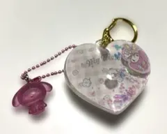 ハート型アクリルキーホルダー ピンクキャラクター付き