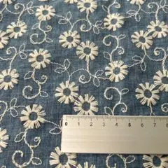 刺繍生地残布　縦65cm×横95cm
