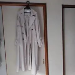 オリーブ・デ・オリーブのベージュ ダブルブレスト ロングコート