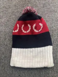 FRED PERRY ポンポン付きニット帽