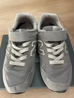 New Balance グレー スニーカー