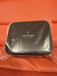 clé de peau BEAUTÉ ポーチとサンプル　まとめ売り メイクポーチ 小物入れ レディース 女性用 Clelia クレリア Riberte