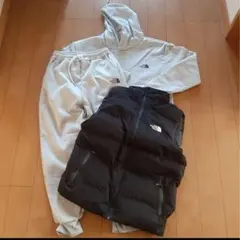 The North Faceフーディスウェットパンツ ダウンベスト3点まとめ売り