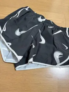 NIKE キッズ　トレーニングパンツ　M
