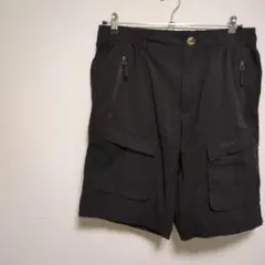 ブラックショートパンツ ポケット付きポリエステル素材