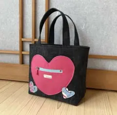 後ろも前も　ハートがたくさん❤️ しっかりデニム生地のミニトートバッグ(o^^o)