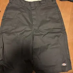 R*d様 Dickies ルーズフィット ブラックショートパンツ