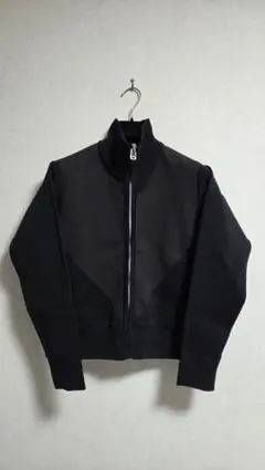 トラックジャケット