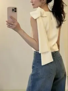 Bibiy．NUNA RIBBON TOP アシンメトリーリボントップス白 - メルカリ