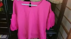 値下げしました！ CECIL McBEE ショッキングピンク トップス