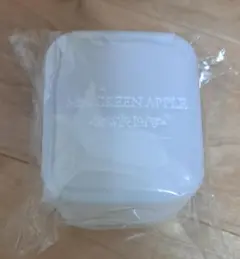 Mr.GREEN APPLE ホワイトラウンジ　ピンバッジ