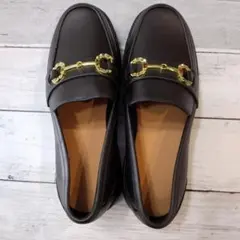 ローファータイプのレインシューズ