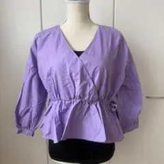値下げ！美品★Bershkaラベンダー色 五分袖ラップブラウスM