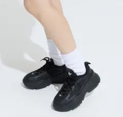 adidas オズガイア