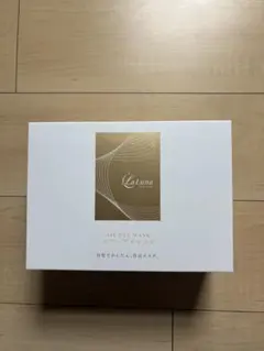 La Luna エアアイマスク ホワイト/ゴールドのサムネイル