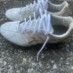 サッカースパイク アシックス