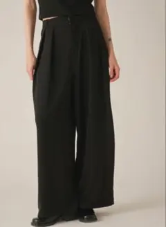 AIC. レディース ブラック スラックス ワイドパンツ ツータック