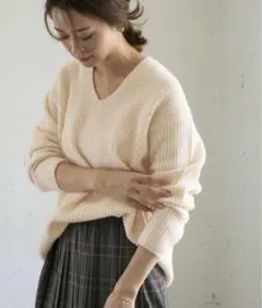 ハミルトンウール畦Vネックニット