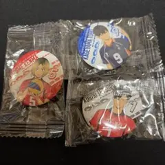 ハイキュー!! くら寿司 びっくらポン 缶バッジ 孤爪研磨 黒尾鉄朗　影山飛雄