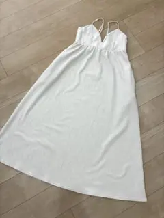 ホワイト キャミワンピース サイドポケット付き