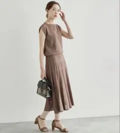 美品　ROPÉ PICNIC ロペピクニック　クルーネックプリーツニットワンピ