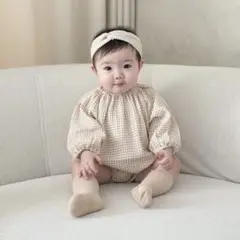 ベージュ チェック柄 ロンパース　カバーオール