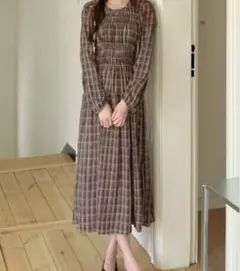 FINEnough チェック柄シャーリングワンピース