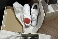 Supreme × Nike SB Dunk Low 