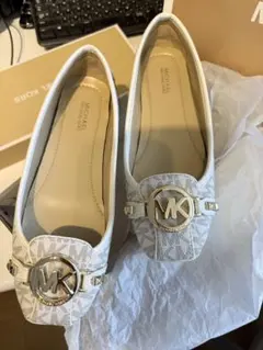 MICHAEL KORS FULTON MOC バニラ 23.5cmのサムネイル