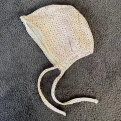 美品 zarababy ボンネット ザラ 小花柄 ベビー 帽子