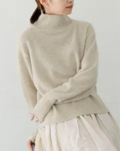 【美品】アーバンリサーチ　タートルネック　アイボリー　羊毛　フォックス　フリー