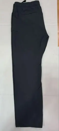 ユニクロ　メンズギアパンツ　Ｍサイズ　ダークグレー