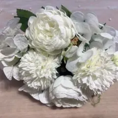 ①結婚式 装飾 ウェルカムスペース フラワーアレンジ 上品 ホワイト♡