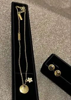 MARC JACOBS 花モチーフ ネックレス イヤリングセット