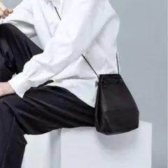 6万4900円 Charles et Charlus シュリンクレザー巾着バッグ - メルカリ