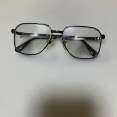 ブラックフレーム 四角形度付きメガネ