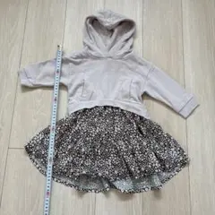 プティマイン　フード付きワンピース　80サイズ　花柄フレアスカート