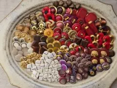 多様なデザインのボタンセット㉒