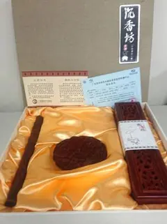 中国製のお香とスタンドのセットです。