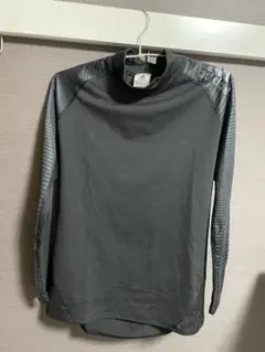 adidas ブラック 長袖インナーシャツ