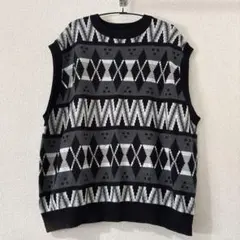トレンド♦️幾何学柄 ジャガード ニットベスト モノトーン 総柄 レトロ 古着 M