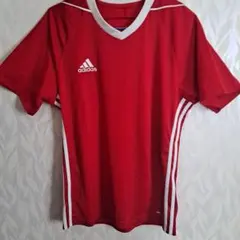 adidas スポーツTシャツ　M　レッド