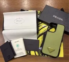 【新品未使用】PRADA プラダiPhone16 スマホケース　携帯カバー正規品のサムネイル