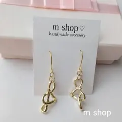 ハンドメイドピアス☆572