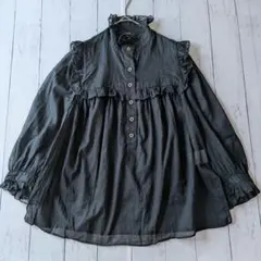 【マリリン】CADUNE　26ss ラッフルブラウス リネン混 ネイビー マリリン様専用】CADUNE 26ss ラッフルブラウス リネン混 ネイビー